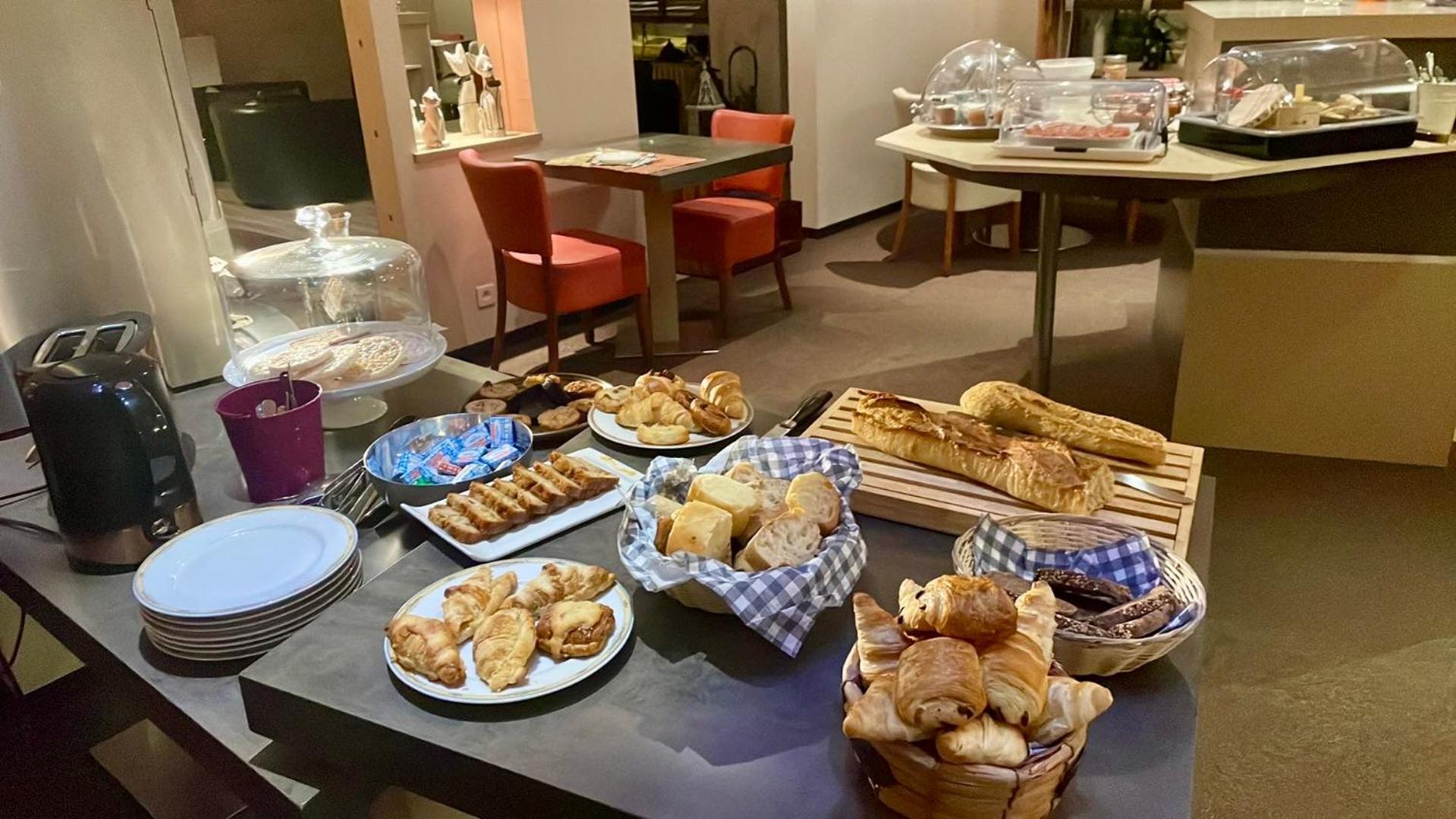 Hotel Gambetta ロン・ル・ソーニエ エクステリア 写真