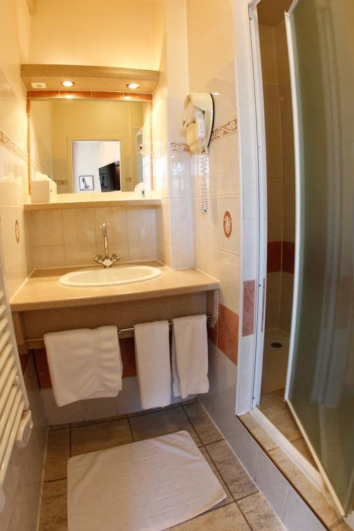 Hotel Gambetta ロン・ル・ソーニエ エクステリア 写真